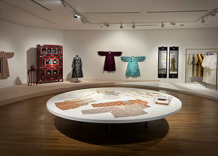 ﻿Special Exhibition Titled “Clothes: Wearing Time” Held in Commemoration of the 90h Anniversary of the Ewha Womans Univ.